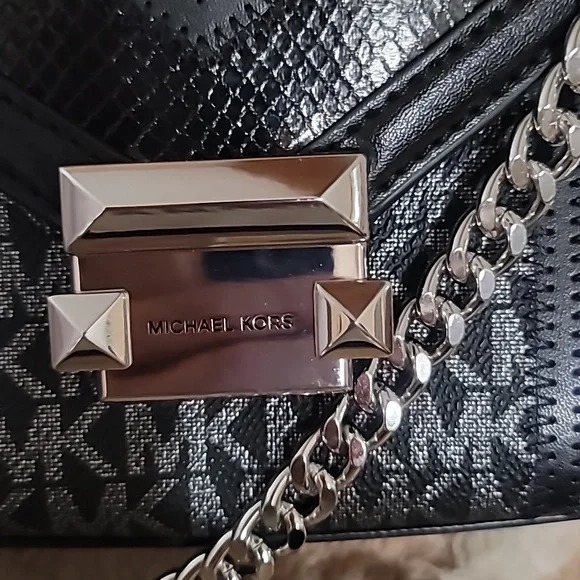 Michael Kors Whitney Shoulder/Crossbody - Picture 6 of 9